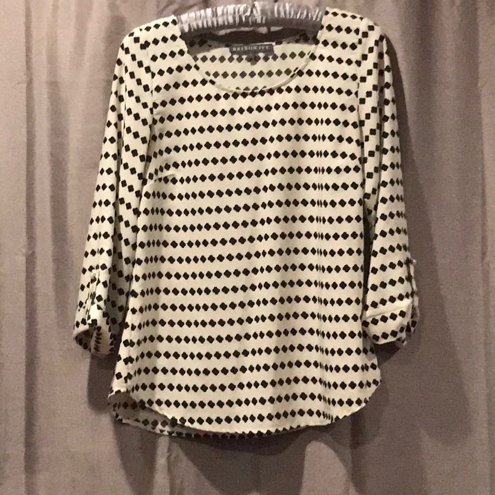 Medium Off-white and black patterned top